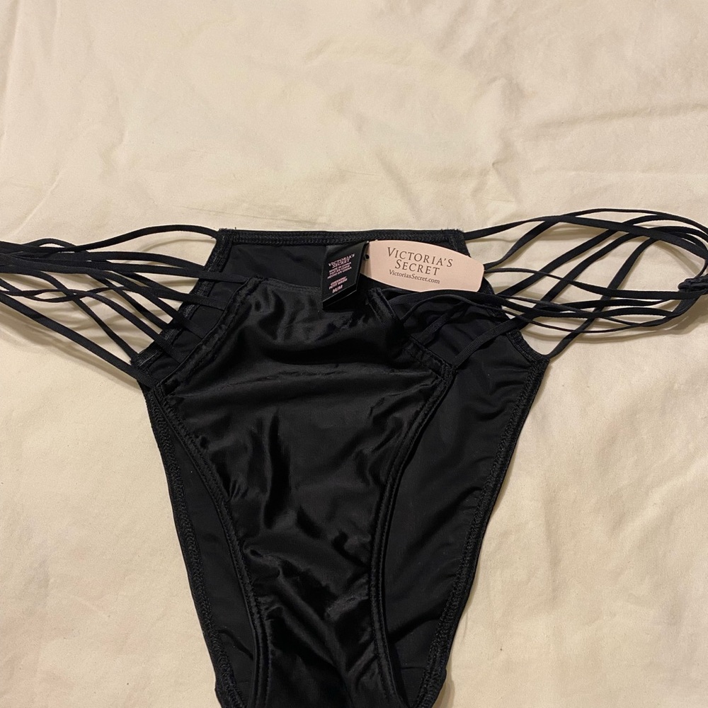 New black Victoria’s secret panties! New with tag/ Never used !